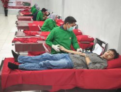 UIT Menyumbang 91 Kantong Darah ke PMI Sulsel