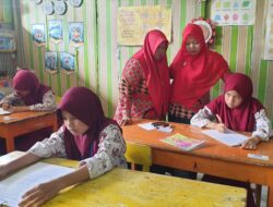 Kabid SD Disdik Gowa Pantau Hari Keempat Ujian AASP Siswa Kelas VI di Gowa