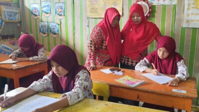 Kabid SD Disdik Gowa Pantau Hari Keempat Ujian AASP Siswa Kelas VI di Gowa