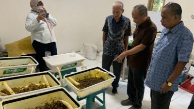 Anggota DPRD Sulsel Kadir Halid Apresiasi Program Pengelolaan Sampah Pemkot Makassar di TPS3R Satando