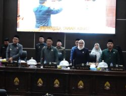 H. Paris Yasir Hadiri Paripurna DPRD, Rekomendasi LKPJ Jadi Penguatan Program Pembangunan