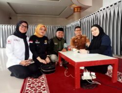 Camat Makassar, Launching Ambulans Siaga, Donor Darah dan Sunatan Massal di Bara Baraya