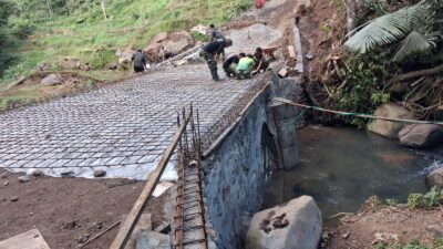 Optimalkan Konektivitas Wilayah, Kodim 1409/Gowa Terus Genjot Pembangunan Jembatan Armco di Tombolopao