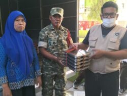 Babinsa Koramil 05/Pallangga Dampingi Penyaluran MBG di Bontoramba Sukseskan Program Gizi Generasi Emas