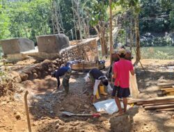 Kodim 1409/Gowa Bersama Warga Kejar Penuntasan Jembatan Gantung Tahap V guna wujudkan Akses Pinggiran