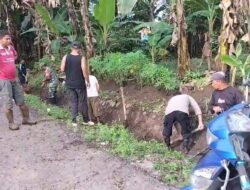 Babinsa dan Bhabinkamtibmas Gotong Royong di Desa Bontoramba