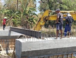 Semangat Gotong Royong Pembangunan Jembatan Jatia Gowa Tembus 36%