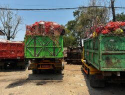 Tetkendala BBM dan Akses ke TPA, 100 Ton sampah menumpuk di Halaman DLH Gowa