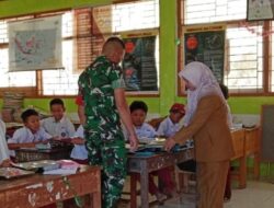 Babinsa Gowa Kawal Ketat Program Makan Bergizi Gratis Demi Kesehatan Generasi Bangsa