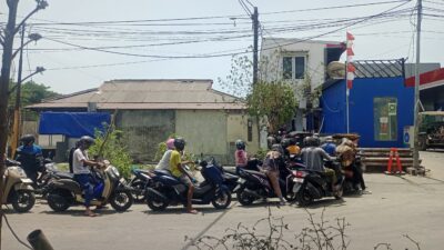 BBM Subsidi Langka di Makassar, Antrean Pertalite Mengular 200 Meter, Ojol Keluhkan Pendapat Tergerus